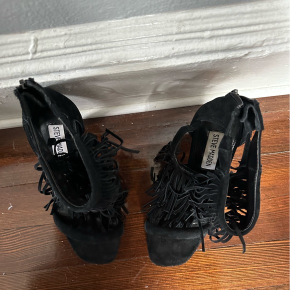 Steve Madden Fringly Black Heels - size 8 - Picture 7 of 7